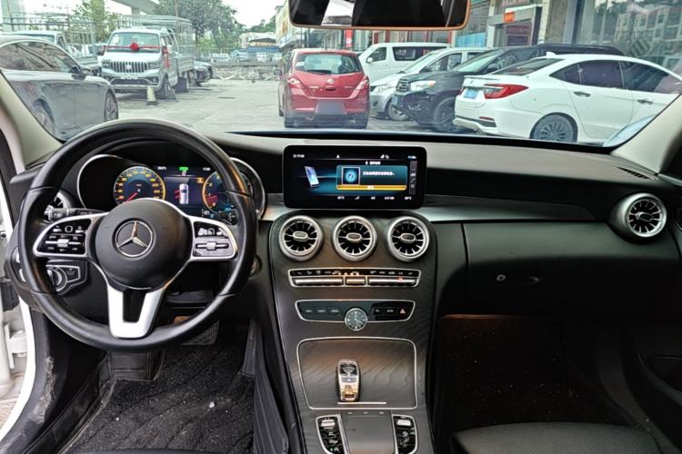 Used Mercedes-Benz C-Class 2020 Facelifted C 260 Estate Center Console
