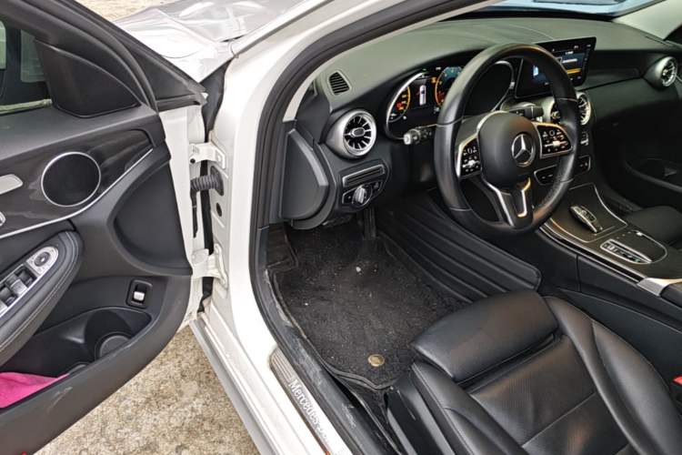 Used Mercedes-Benz C-Class 2020 Facelifted C 260 Estate Driver Seat
