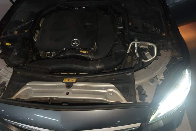 Used Mercedes-Benz C-Class 2020 C 200 Coupe Engine Bay Left