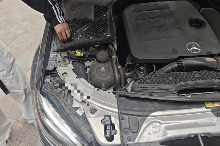 Used Mercedes-Benz C-Class 2020 C 260 Estate Engine Bay Right