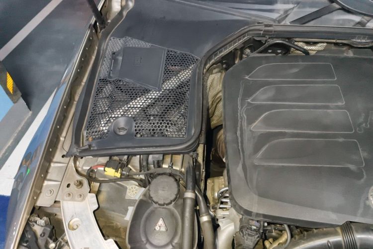 Used Mercedes-Benz C-Class 2020 C 260 L Sport Edition Engine Bay Right