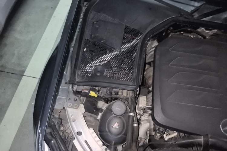 Used Mercedes-Benz C-Class 2020 C 260 L Sport Edition Engine Bay Right
