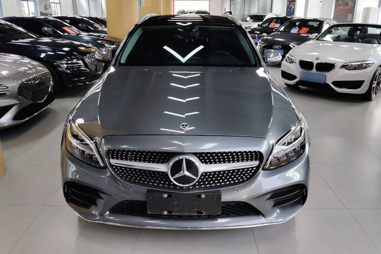 Used Mercedes-Benz C-Class 2020 Facelifted C 260 Estate Exterior 1