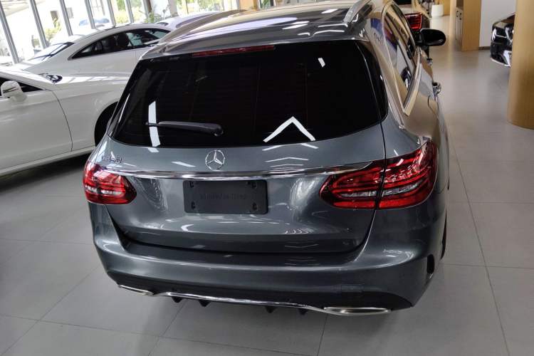 Used Mercedes-Benz C-Class 2020 Facelifted C 260 Estate Exterior 4