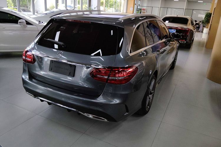 Used Mercedes-Benz C-Class 2020 Facelifted C 260 Estate Exterior 5