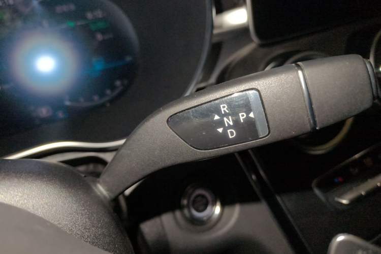 Used Mercedes-Benz C-Class 2020 C 260 L Sport Edition Gear Lever