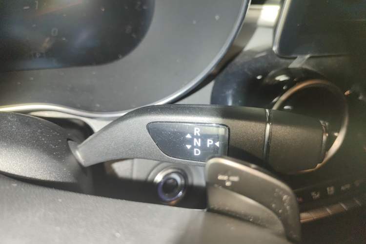 Used Mercedes-Benz C-Class 2020 Restyled C 260 Sport Edition Gear Lever