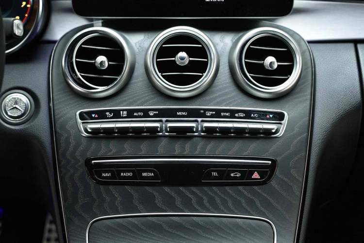 Used Mercedes-Benz C-Class 2020 C 260 Coupe Interior 4