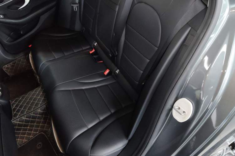 Used Mercedes-Benz C-Class 2020 Facelifted C 260 Estate Interior 4