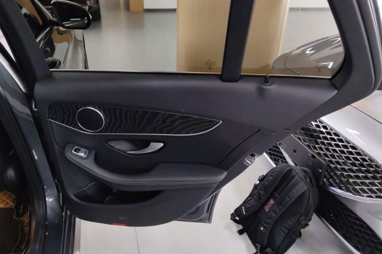 Used Mercedes-Benz C-Class 2020 Facelifted C 260 Estate Interior 6