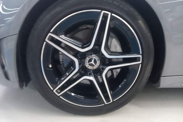 Used Mercedes-Benz C-Class 2020 C 260 Coupe Left Front Wheel Hub