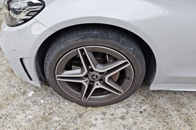 Used Mercedes-Benz C-Class 2020 Facelifted C 260 Estate Left Front Wheel Hub