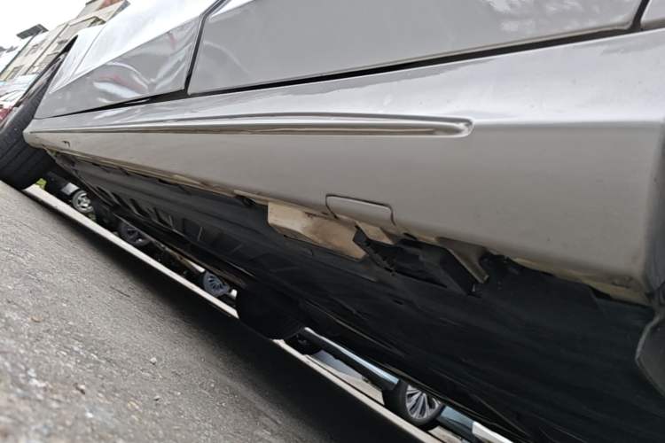 Used Mercedes-Benz C-Class 2020 Facelifted C 260 Estate Left Side Sill
