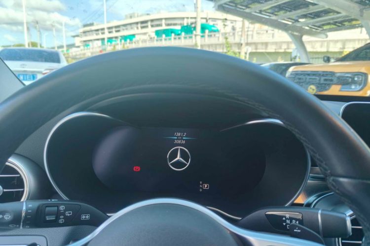 Used Mercedes-Benz C-Class 2020 Facelifted C 260 Estate Odometer Close Up