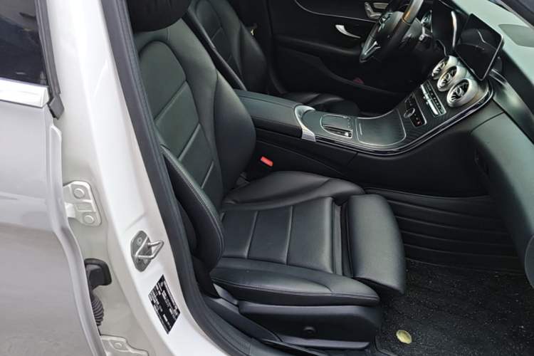 Used Mercedes-Benz C-Class 2020 Facelifted C 260 Estate Right Front Seat