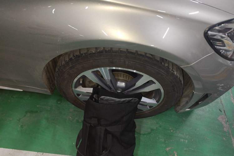 Used Mercedes-Benz C-Class 2020 C 200 L Fashion Edition Sport Version Right Front Wheel Hub