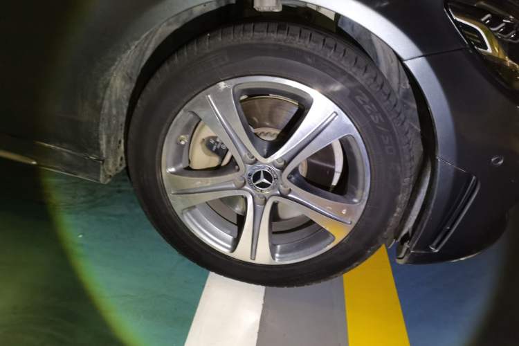 Used Mercedes-Benz C-Class 2020 C 260 L Sport Edition Right Front Wheel Hub