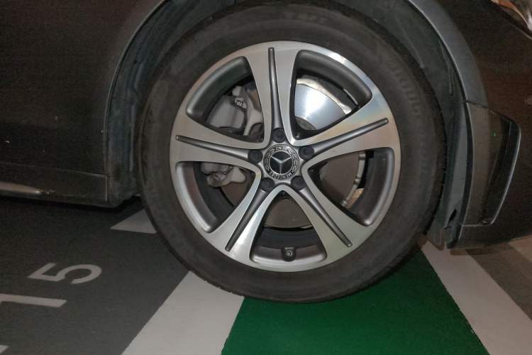 Used Mercedes-Benz C-Class 2020 C 260 L Sport Edition Right Front Wheel Hub