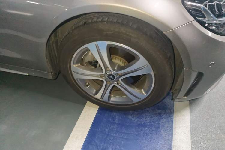Used Mercedes-Benz C-Class 2020 C 260 L Sport Edition Right Front Wheel Hub