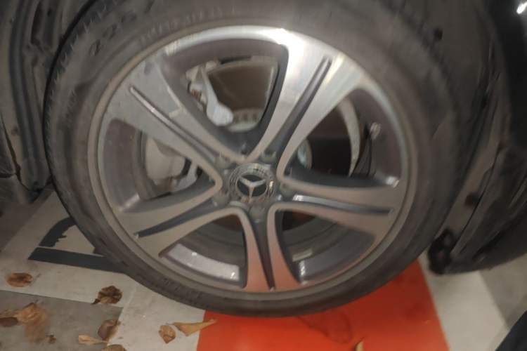 Used Mercedes-Benz C-Class 2020 Restyled C 260 L Sport Edition Right Front Wheel Hub