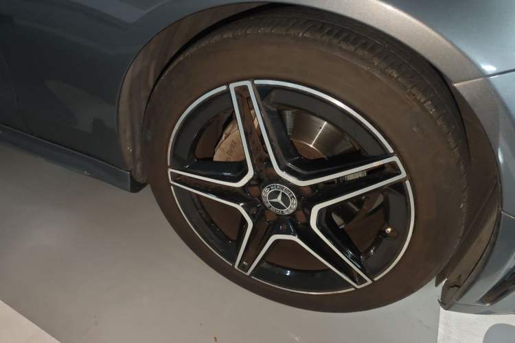 Used Mercedes-Benz C-Class 2020 C 200 Coupe Right Front Wheel Hub