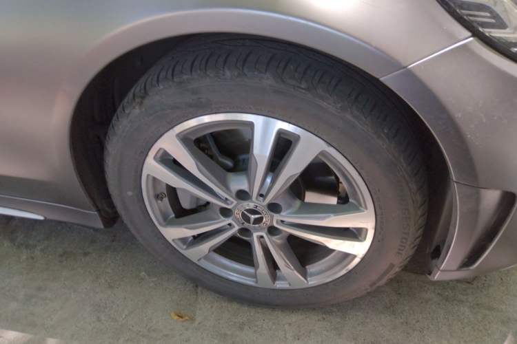 Used Mercedes-Benz C-Class 2020 C 200 L Fashion Edition Sport Version Right Front Wheel Hub