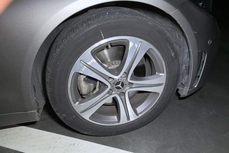 Used Mercedes-Benz C-Class 2020 C 260 L Sport Edition Right Front Wheel Hub