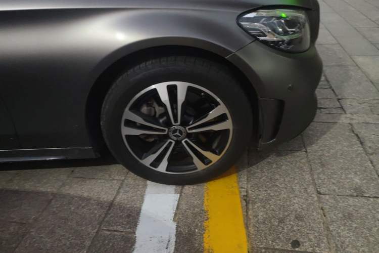 Used Mercedes-Benz C-Class 2020 C 260 Sport Edition Right Front Wheel Hub