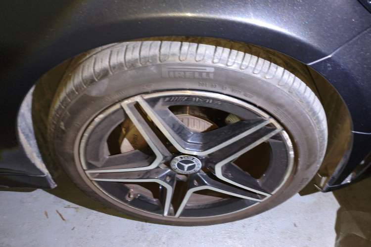 Used Mercedes-Benz C-Class 2020 C 260 Coupe Right Front Wheel Hub