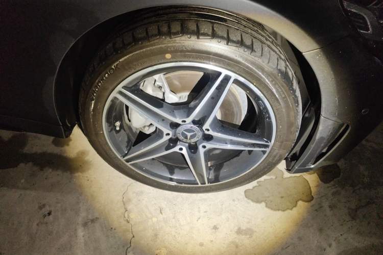 Used Mercedes-Benz C-Class 2020 Restyled C 260 Sport Edition Right Front Wheel Hub
