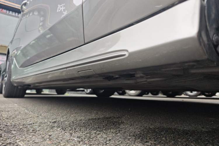 Used Mercedes-Benz C-Class 2020 C 260 Coupe Right Side Sill