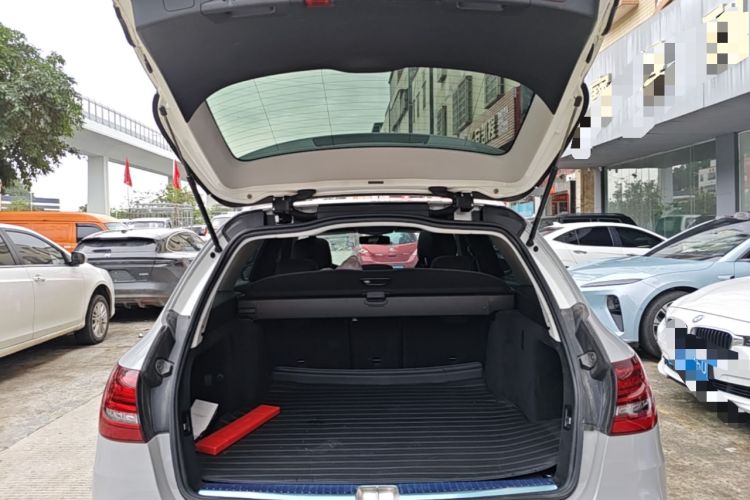 Used Mercedes-Benz C-Class 2020 Facelifted C 260 Estate Trunk