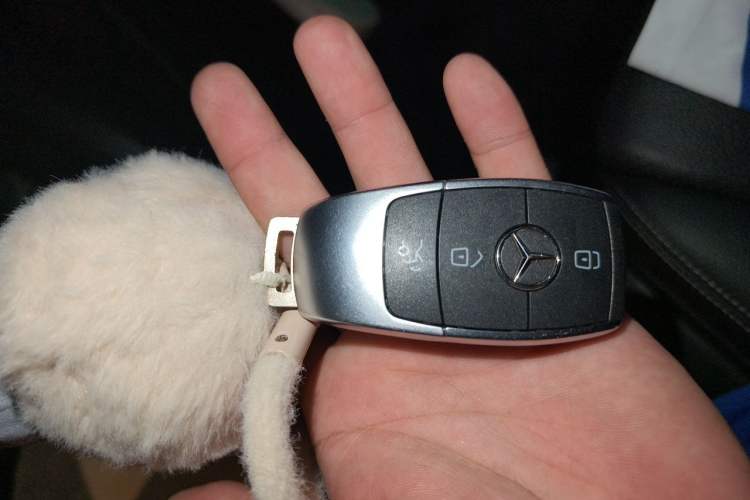 Used Mercedes-Benz C-Class 2020 C 260 L Sport Edition Vehicle Key