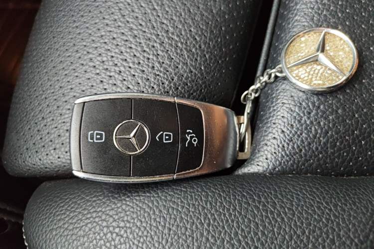 Used Mercedes-Benz C-Class 2020 Restyled C 260 L Sport Edition 4MATIC Vehicle Key