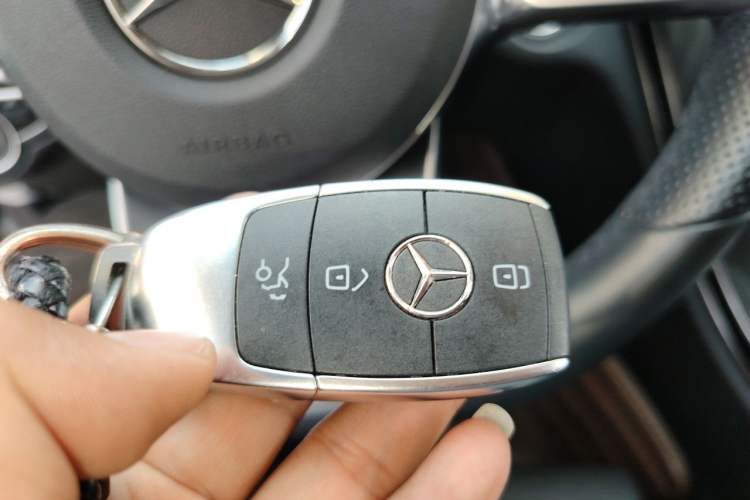 Used Mercedes-Benz C-Class 2020 Restyled C 260 L Sport Edition Vehicle Key
