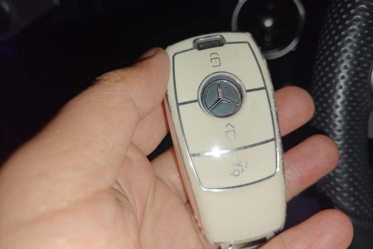 Used Mercedes-Benz C-Class 2020 Restyled C 260 Sport Edition Vehicle Key