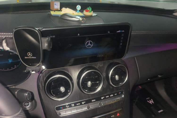 Used Mercedes-Benz C-Class 2020 Restyled C 260 L Sport Edition Audio And AC Panel