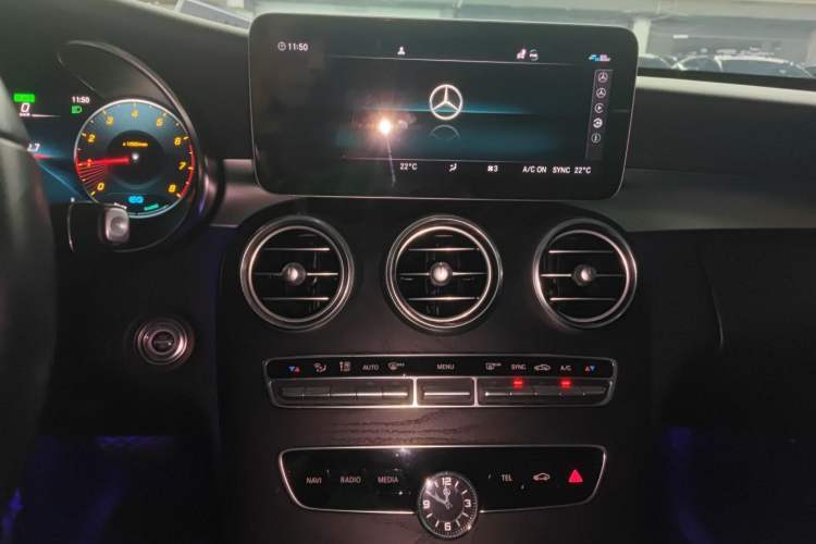 Used Mercedes-Benz C-Class 2020 Facelifted C 260 Estate Audio And AC Panel