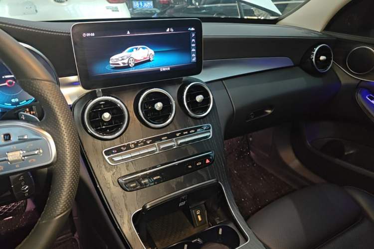 Used Mercedes-Benz C-Class 2020 Restyled C 260 L Sport Edition Audio And AC Panel