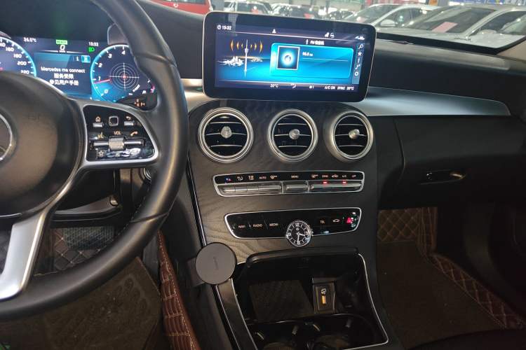 Used Mercedes-Benz C-Class 2020 Facelifted C 260 Estate Audio And AC Panel