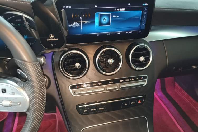 Used Mercedes-Benz C-Class 2020 Restyled C 260 L Sport Edition Audio And AC Panel