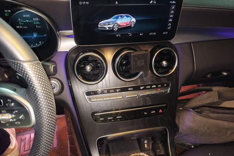 Used Mercedes-Benz C-Class 2020 Restyled C 260 L Sport Edition Audio And AC Panel