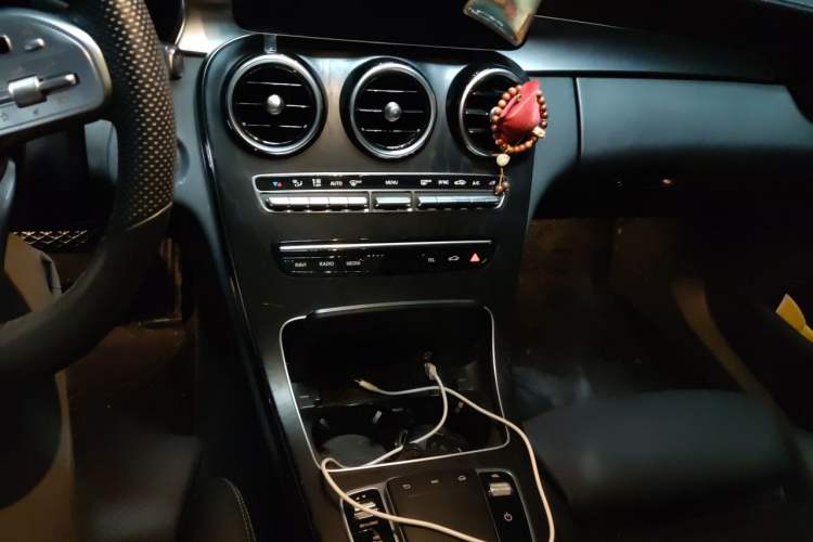 Used Mercedes-Benz C-Class 2020 C 260 L Sport Edition Audio And AC Panel
