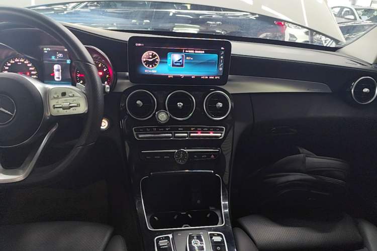 Used Mercedes-Benz C-Class 2020 C 200 L Dynamic Sport Edition Audio And AC Panel