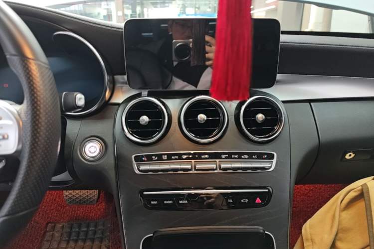 Used Mercedes-Benz C-Class 2020 C 200 L Fashion Edition Sport Version Audio And AC Panel