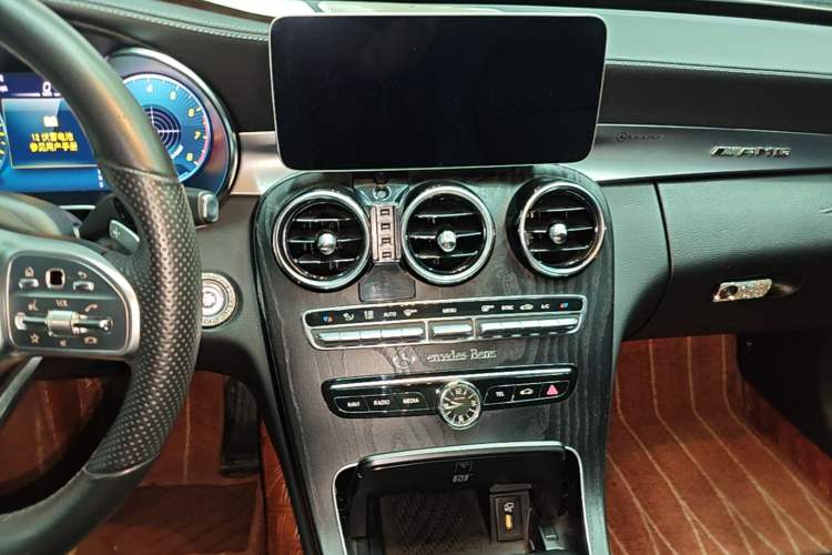 Used Mercedes-Benz C-Class 2020 C 260 L Sport Edition Audio And AC Panel