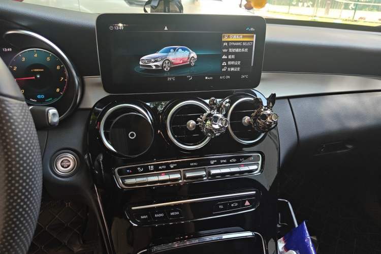 Used Mercedes-Benz C-Class 2020 Restyled C 260 Sport Edition Audio And AC Panel