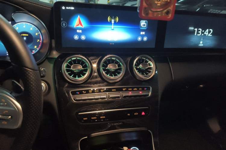Used Mercedes-Benz C-Class 2020 C 200 L Fashion Edition Sport Version Audio And AC Panel