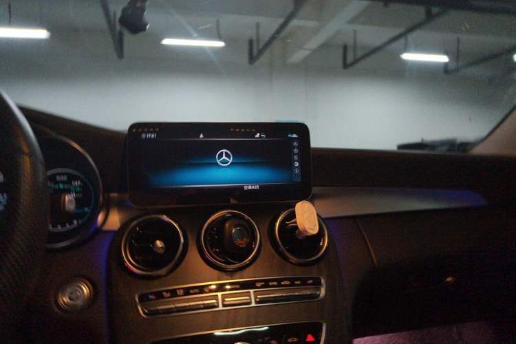 Used Mercedes-Benz C-Class 2020 Facelift C 260 L 4MATIC Audio And AC Panel