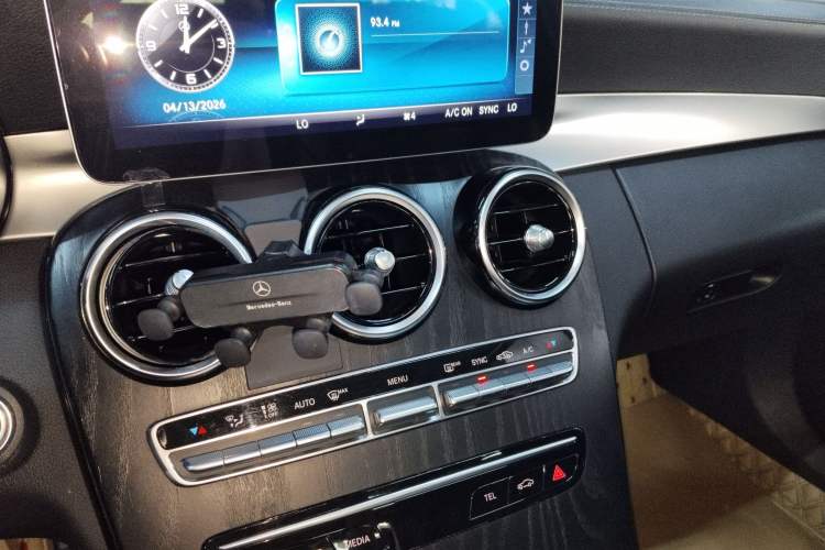 Used Mercedes-Benz C-Class 2020 C 260 L Sport Edition Audio And AC Panel